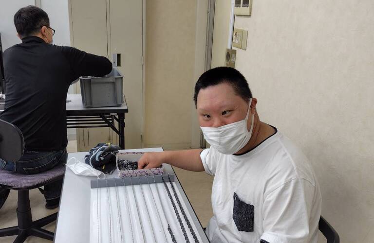 名古屋の軽作業外注ならB型作業所へ「ちゃれんじど」